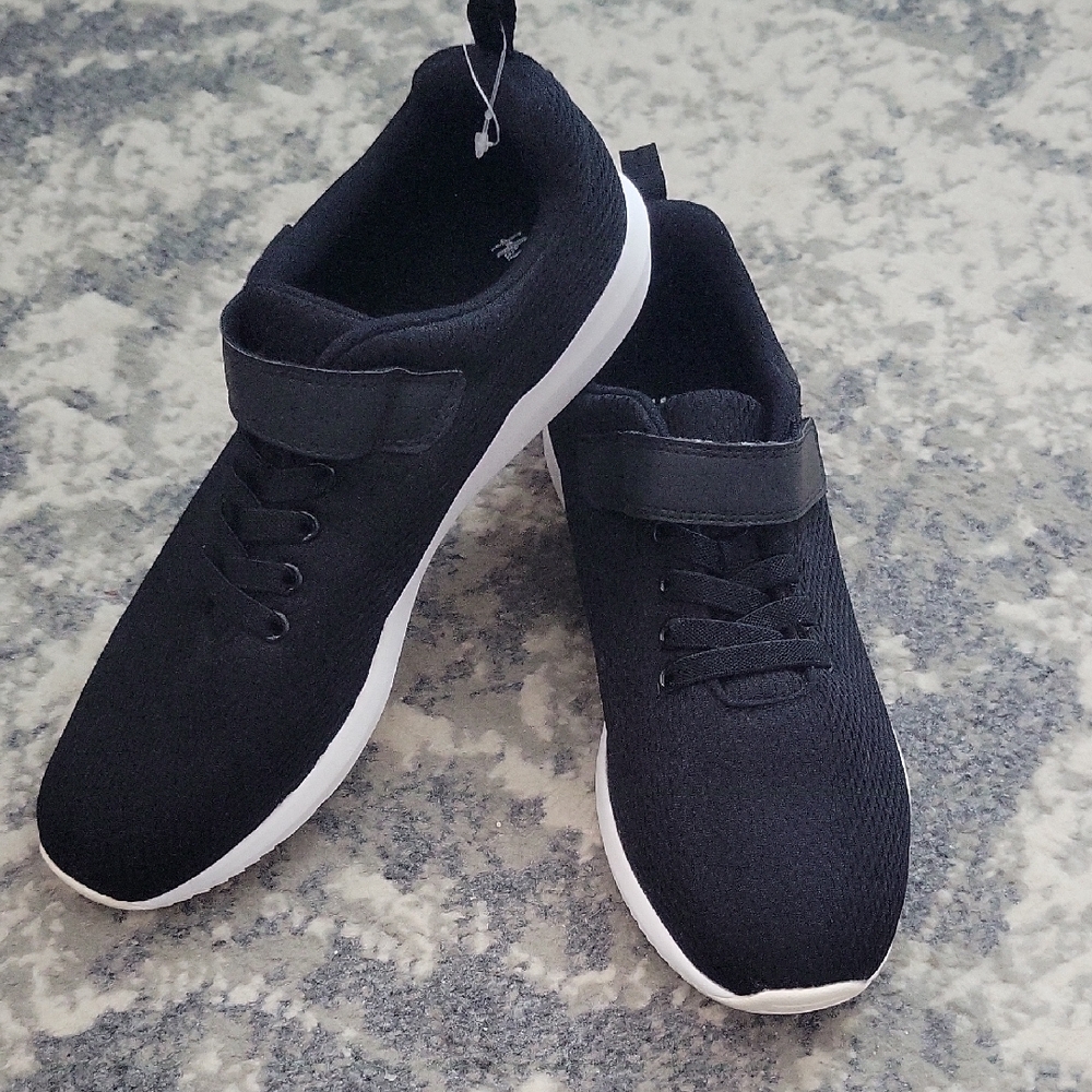 Men's Black Sneakers
